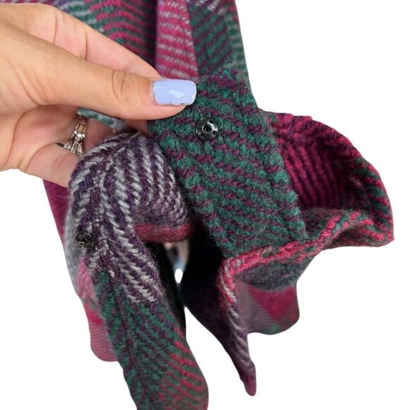 Aran Sweater Market Wool Blend Poncho Cape Snap Closure Mulberry Plaid OS - Picture 9 of 10